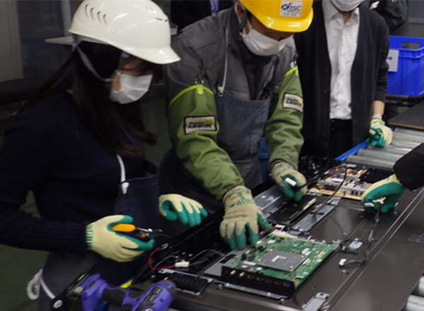 Dismantling a TV Phot