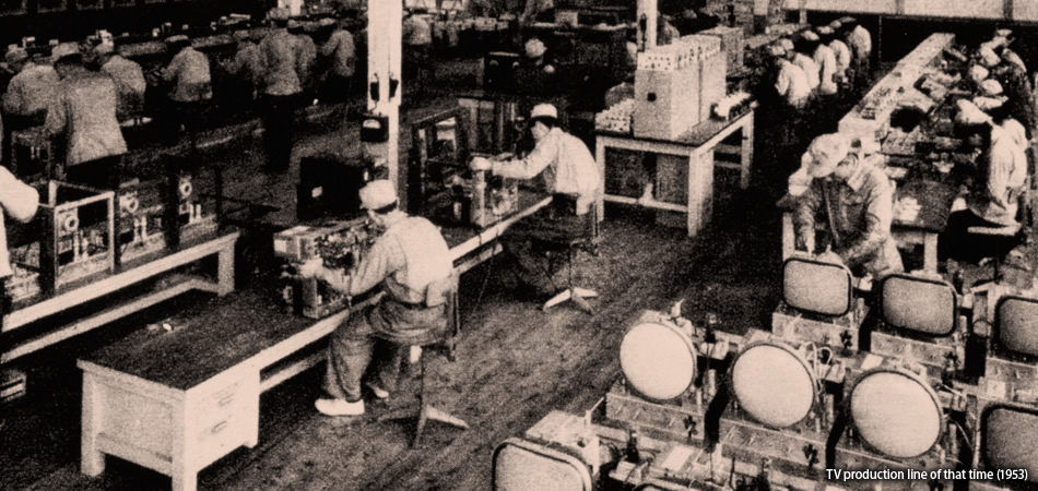 TV production line of that time (1953) 